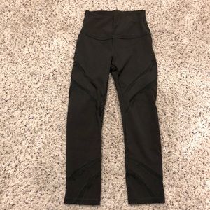Lululemon high waist crop leggings w/ mesh detail